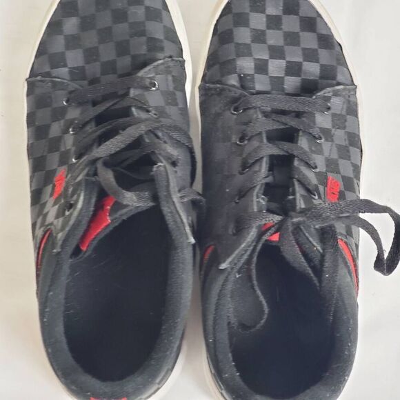 Vans Black Checkerboard Skate Shoes Youth 6.5 / Women’s 8 Black Red Low Top Snea - Picture 10 of 10